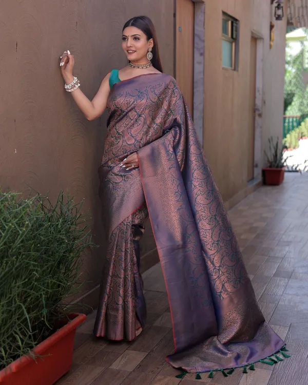 Bottle_Green_Timeless_Kanchipuram_Sarees_A_Heritage_of_Elegance_With_Blouse_Piece_Attached